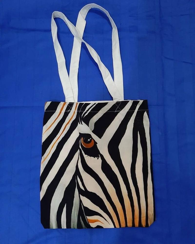 Zebra chop etilgan mato sumka